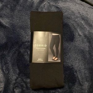 Never worn - Torrid leggings - Size 3 - Black